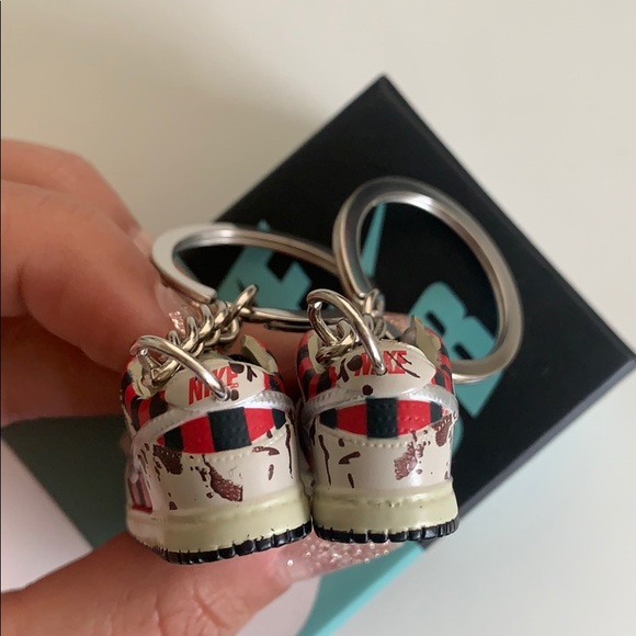 ‼️ONLY 4 LEFT‼️Freddy Krueger x Nike SB Dunk Low Keychains - Picture 4 of 14